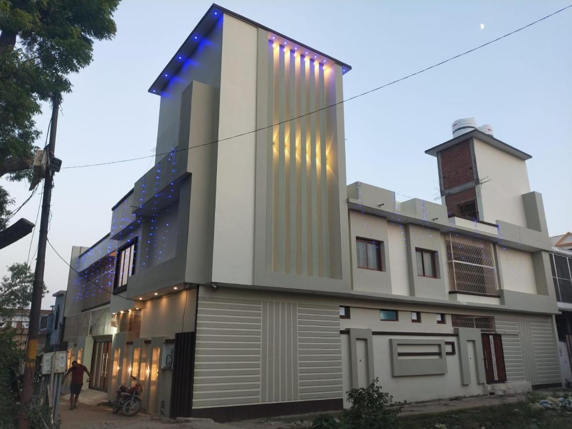 Siyaram Kunj Hotel Ayodhya Buitenkant foto