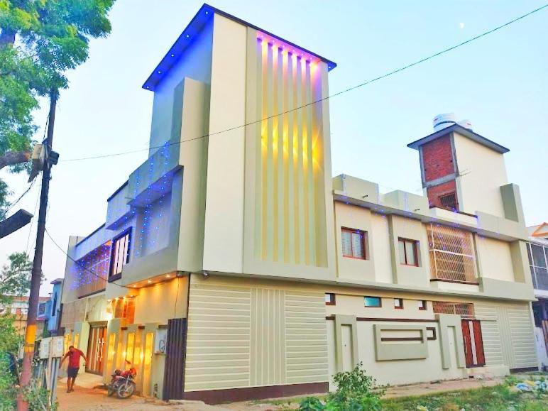 Siyaram Kunj Hotel Ayodhya Buitenkant foto